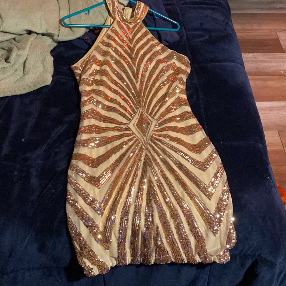 Selling a beautiful hoco dress that is definitely one of my favorites!!! - Picture 3 of 6